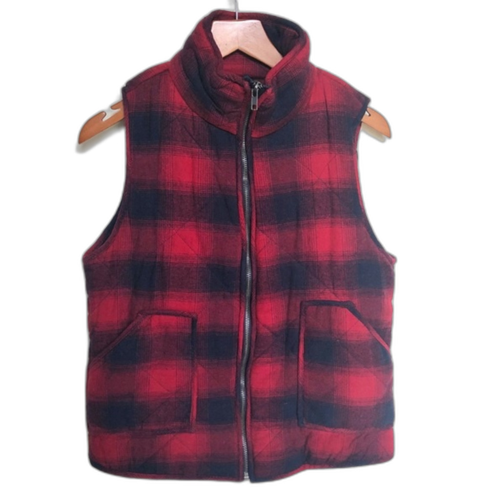 Be Cool Red Plaid Vest NWOT Size Medium Outdoor Winter Buffalo